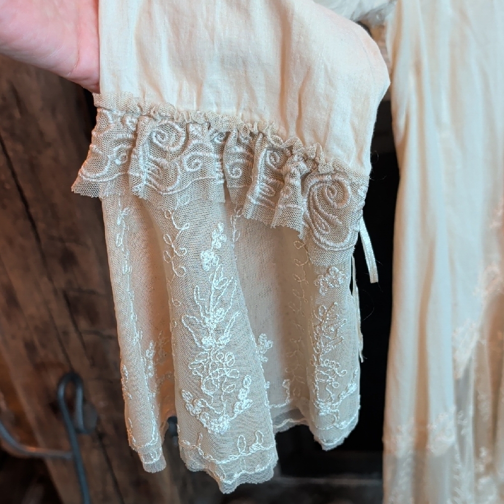 Newport News Sheer Lace-Trim Open Lace Duster Cardigan in Cream - Picture 4 of 5